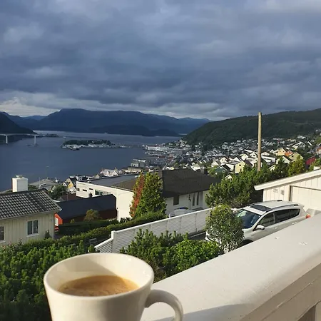 Maaloey Fjord & Mountain Panorama Appartamento