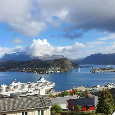 Maaloey Fjord & Mountain Panorama Appartamento *