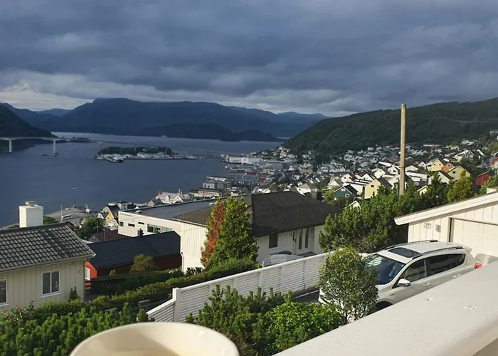 Maaloey Fjord & Mountain Panorama Appartamento